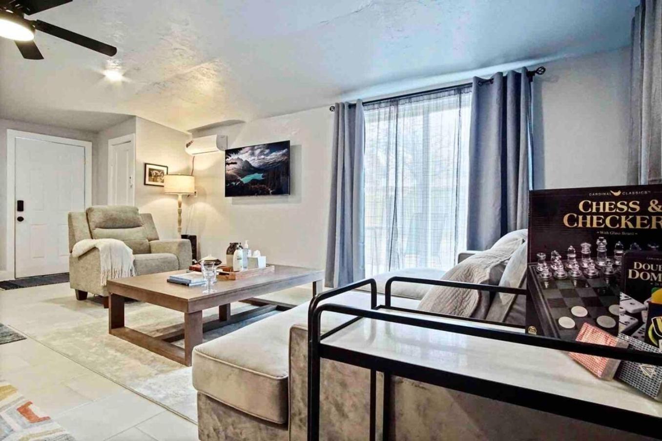 Holiday home Revamped With Soaking Bathtub #40-4 Oklahoma City